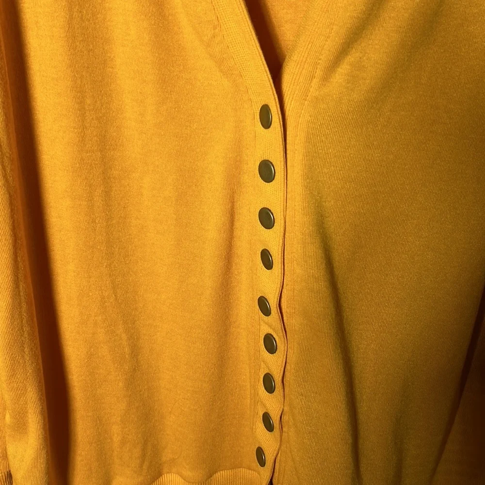 Nenona button down cardigan size medium - Picture 4 of 11